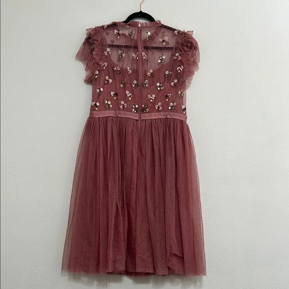 Needle & Thread - Picture 2 of 8